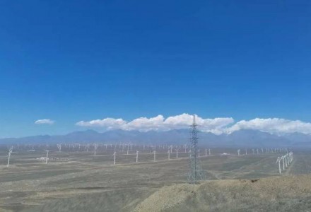 中核华兴中标新疆首个“风光火储”多能互补清洁能源基地