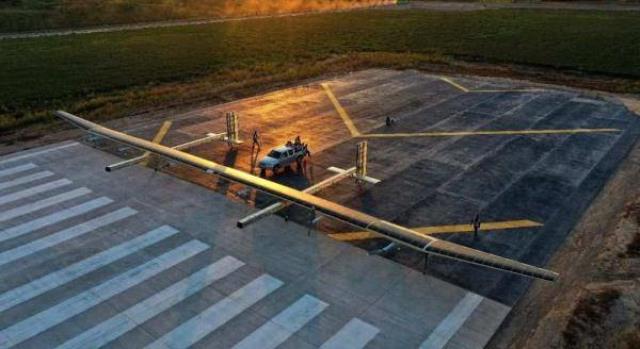 国产大型太阳能无人机首飞成功！