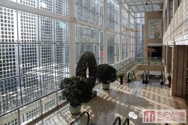 ​光伏原本可以赚钱的......慢慢的变成为人民服务了!